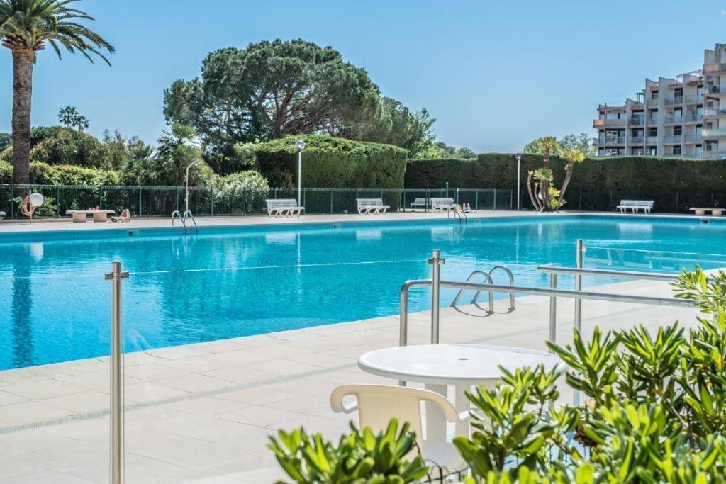 Apartment My Resid Cannes Vue Marina Et Vue Montagne *