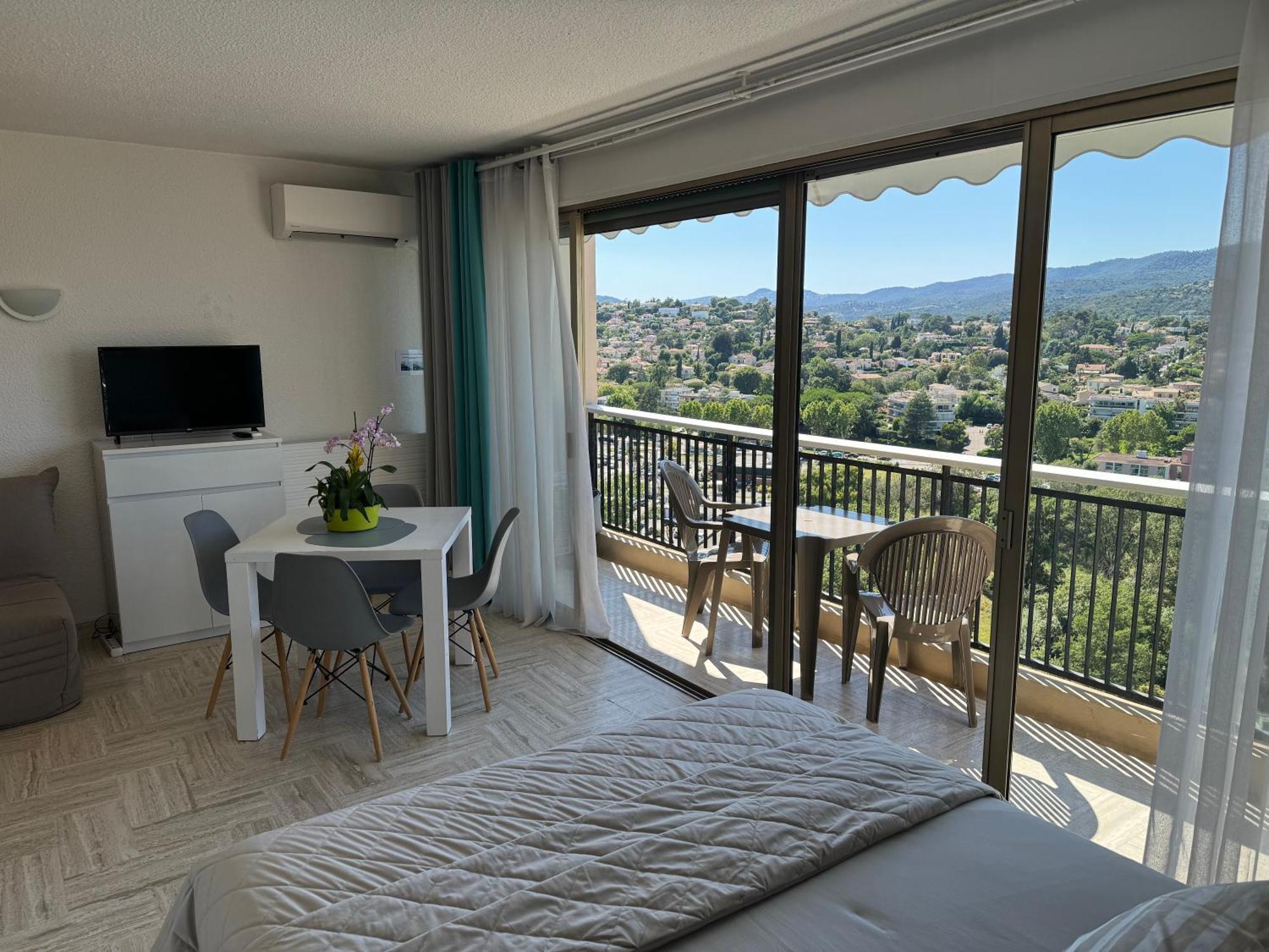 My Resid Cannes Vue Marina Et Vue Montagne Apartment Mandelieu-la-Napoule