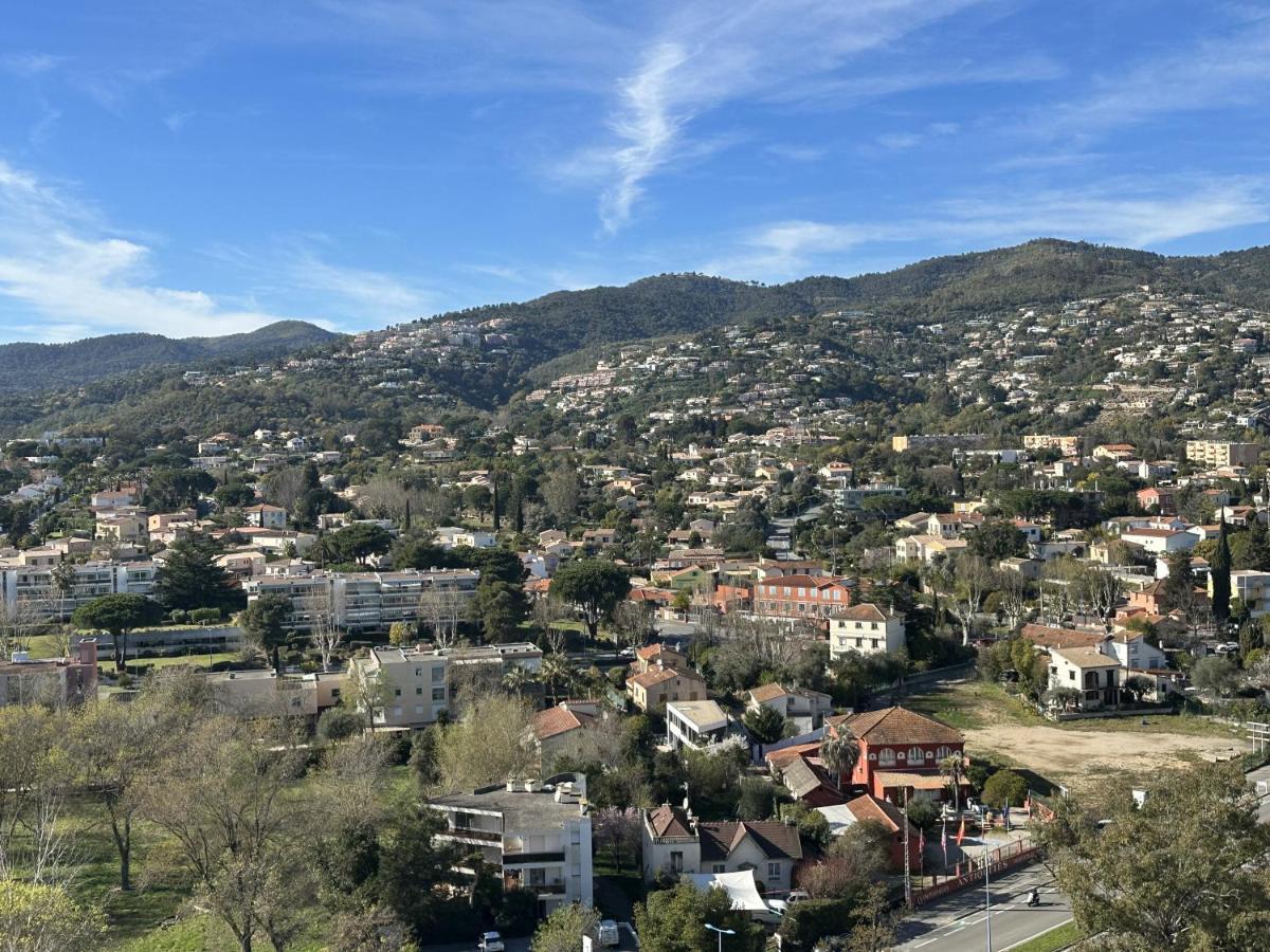 My Resid Cannes Vue Marina Et Vue Montagne Apartment *